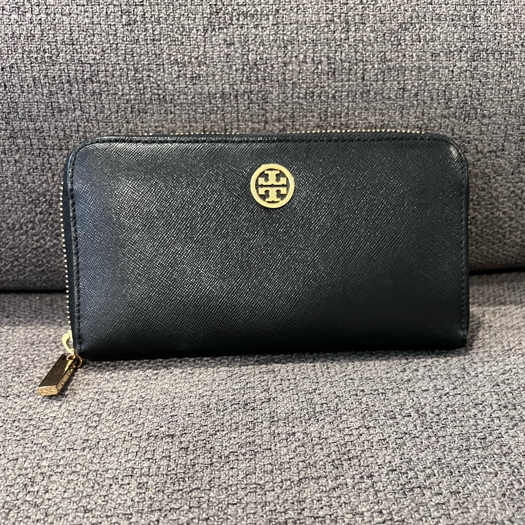 Like New Authentic Tory Burch Saffiano Leather Long Zip Around Wallet